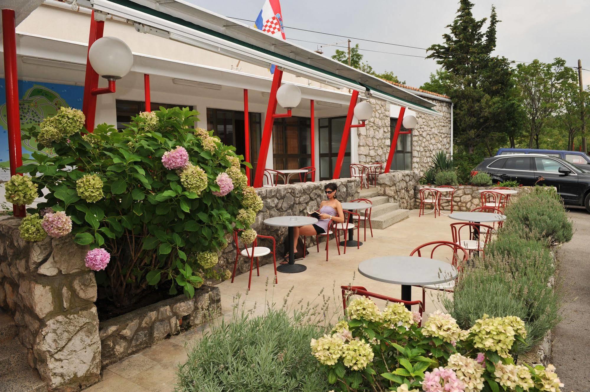 קריקווניצה Paviljoni & Bungalow Kacjak מראה חיצוני תמונה